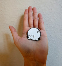 Load image into Gallery viewer, Round N&#39; Happy Pipapeep Enamel Pin!
